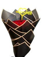Red love bouquet/black packaging - Image 4