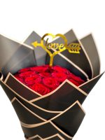 Red love bouquet/black packaging