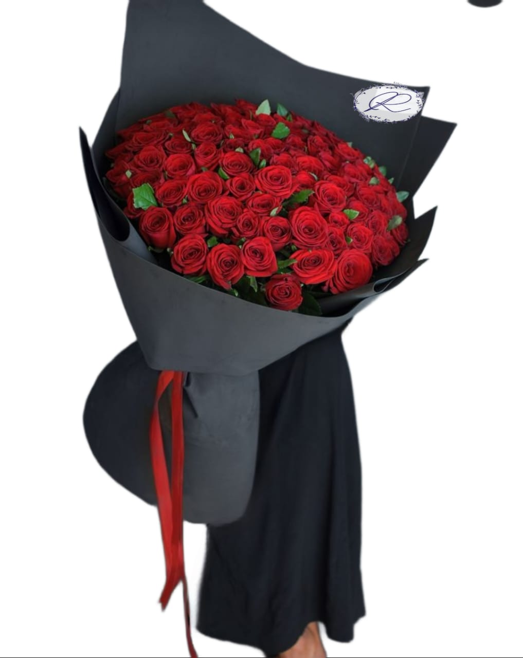 WhatsApp Image 2024-02-07 at 5.30.51 PM (3) 100 red roses, black roll - Image 1