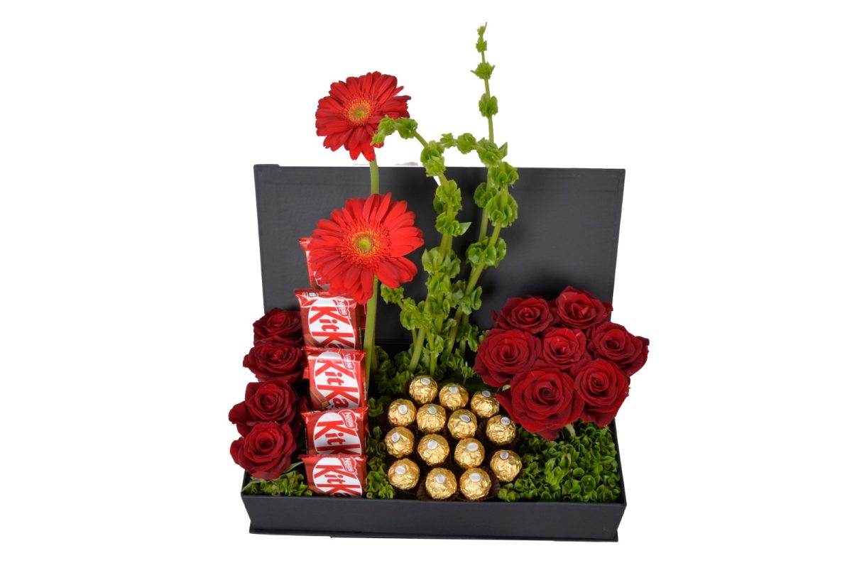 Royal Love Box | Red Roses & Chocolates
