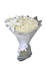 White Lily and Chrysanthemum Bouquet – A luxurious bouquet, an elegant gif