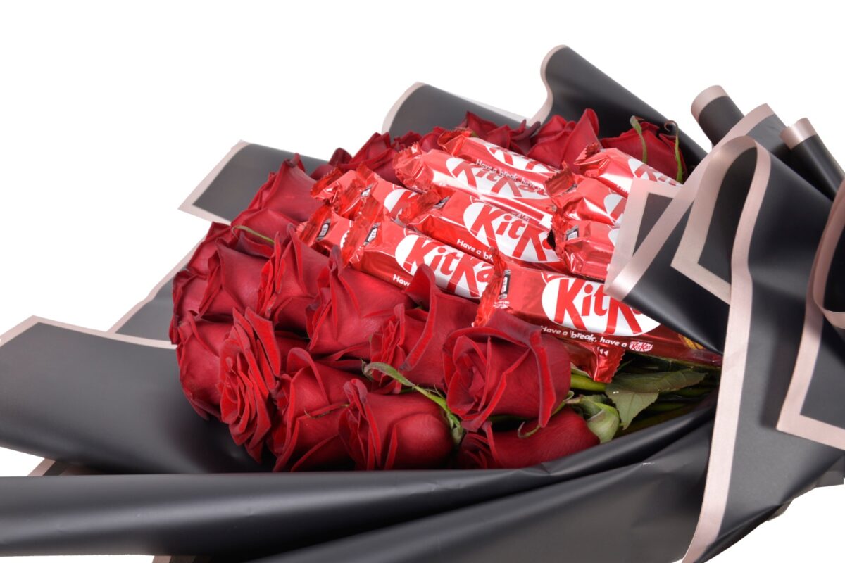 Red roses and KitKat chocolate bouquet – luxury romantic gift